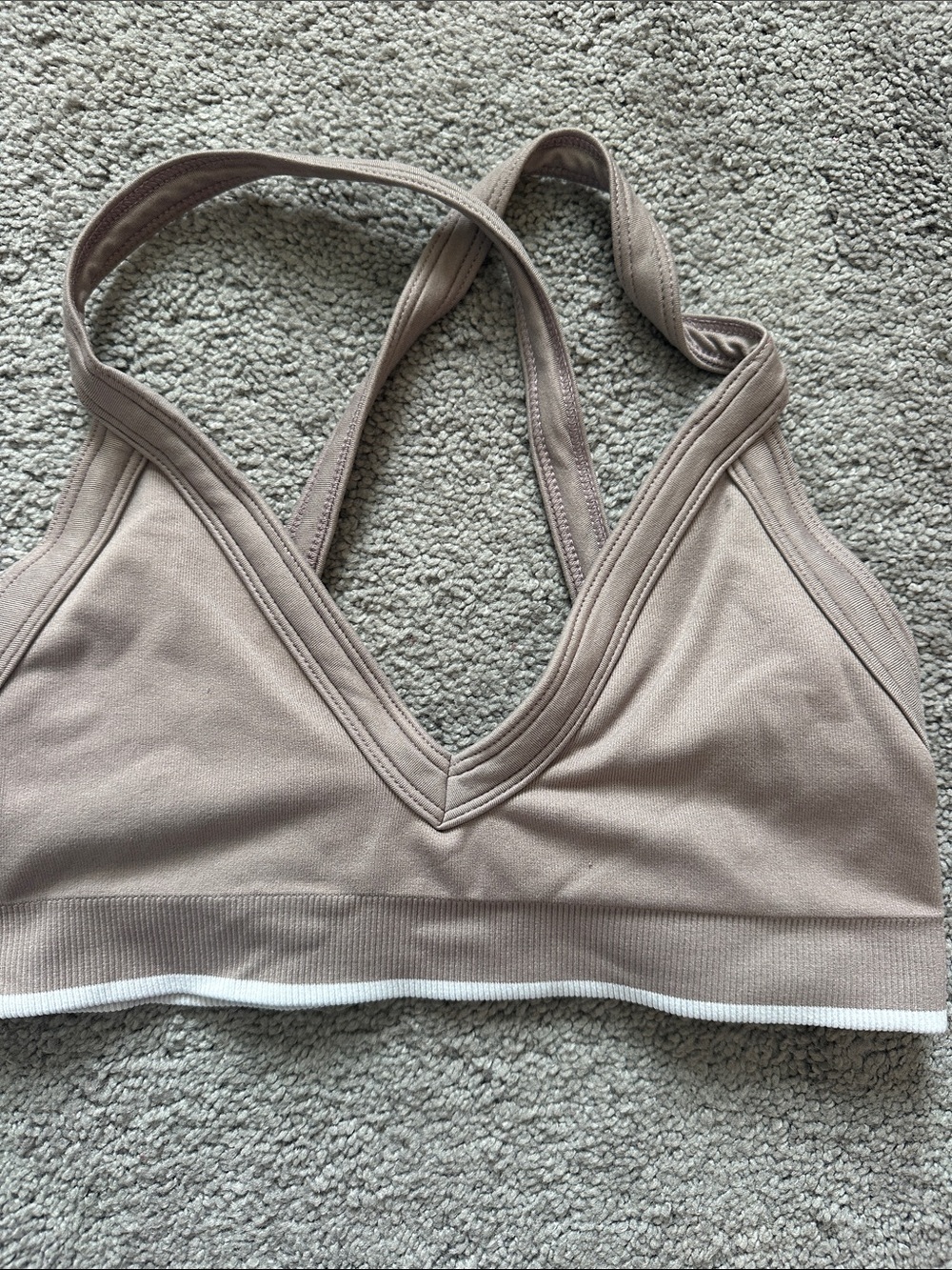 Prozis Seamless V-Neck Sports Bralette in Mauve Taupe